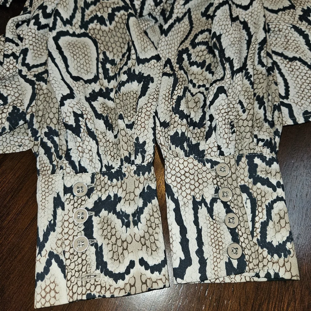 Cabi Serpentine Blouse Brand New Women Large - Picture 5 of 7